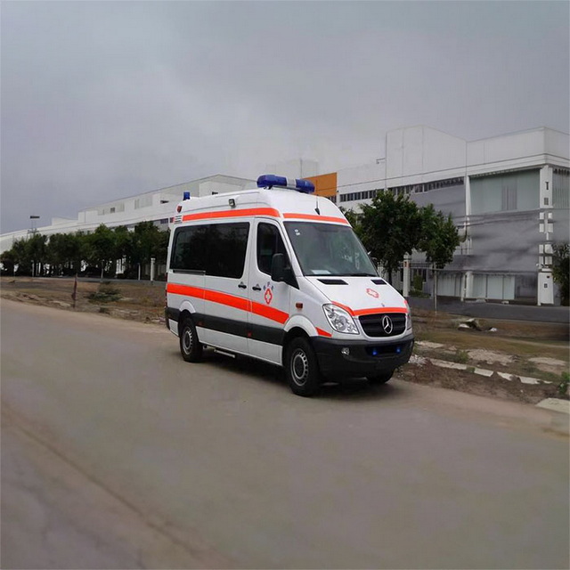 南昌救护车租赁电话