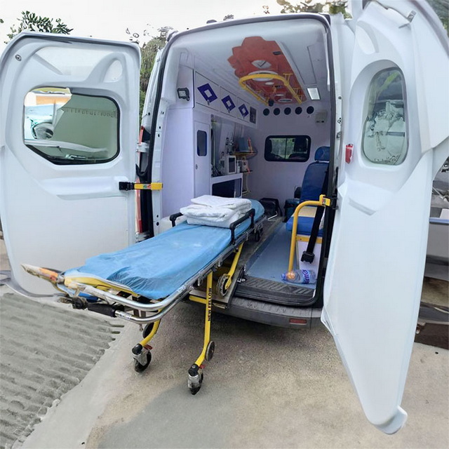 南昌私人救护车租赁费用