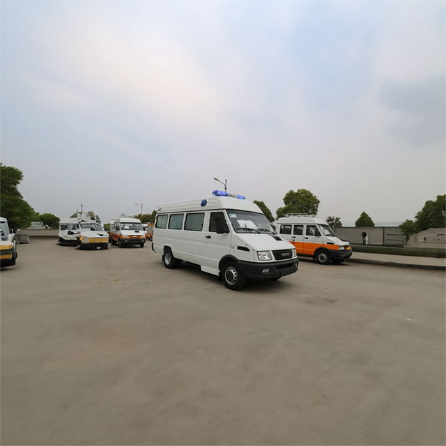 南昌私人救护车租赁联系电话