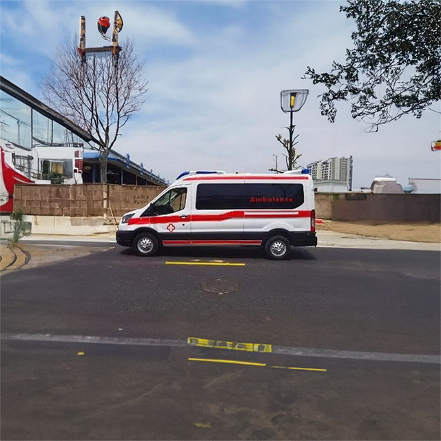 南昌私人救护车租赁费用