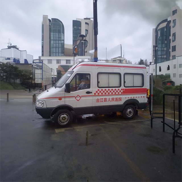 南昌私人救护车租赁电话