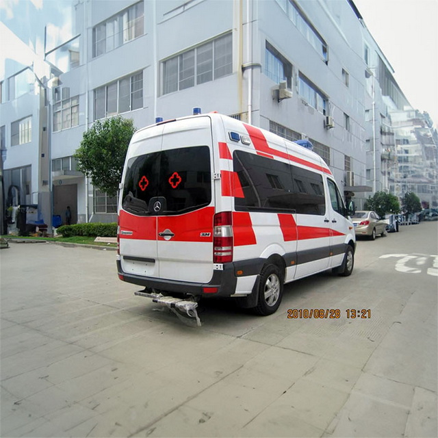 南昌私人救护车租赁费用