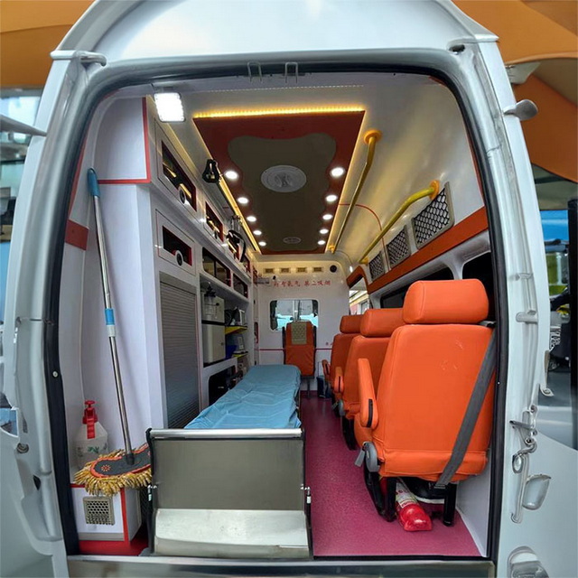 南昌私人救护车租赁联系方式